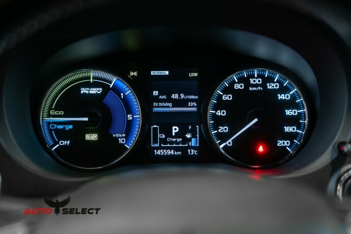 mitsubishi-outlander-elektrisitetbensin-2020-big-33