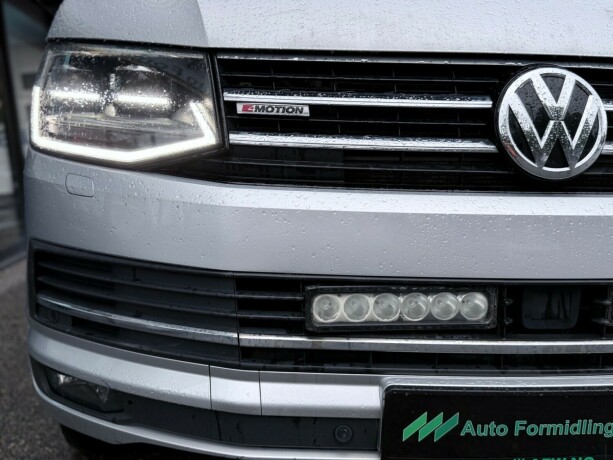 volkswagen-transporter-diesel-2017-big-26