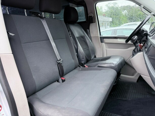 volkswagen-transporter-diesel-2017-big-13