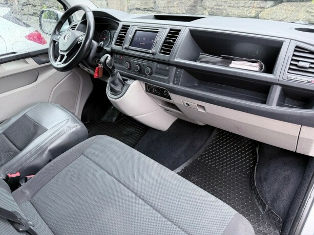 volkswagen-transporter-diesel-2017-big-12