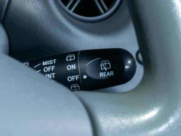 toyota-yaris-bensin-2000-big-26