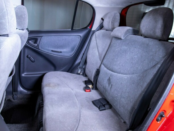 toyota-yaris-bensin-2000-big-37