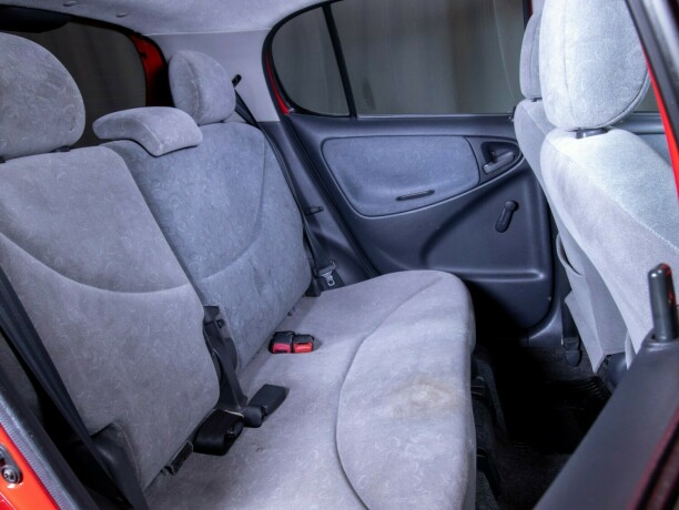 toyota-yaris-bensin-2000-big-42