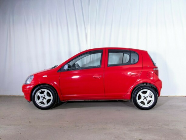 toyota-yaris-bensin-2000-big-4