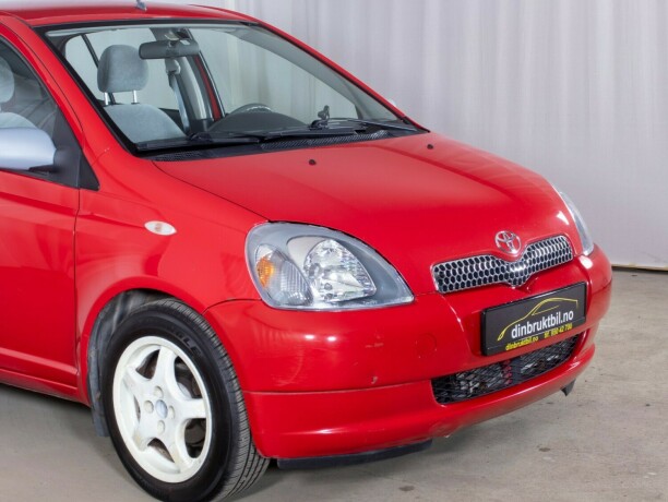 toyota-yaris-bensin-2000-big-3