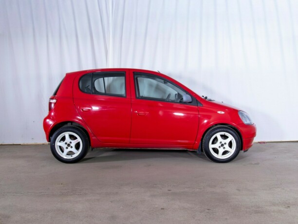toyota-yaris-bensin-2000-big-5