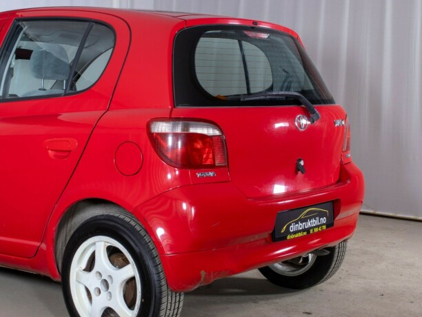 toyota-yaris-bensin-2000-big-8