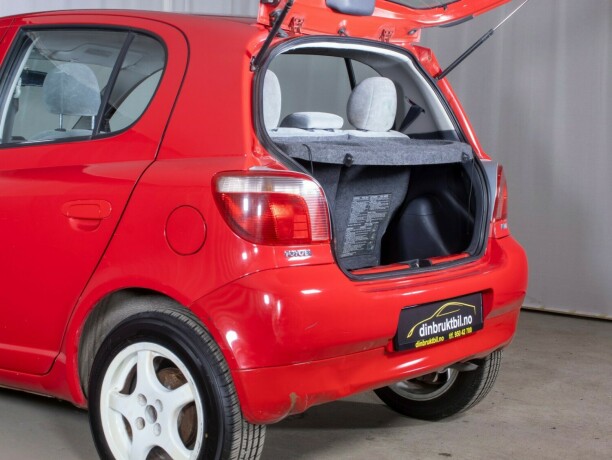 toyota-yaris-bensin-2000-big-9