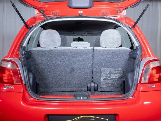 toyota-yaris-bensin-2000-big-11