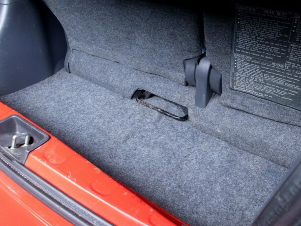 toyota-yaris-bensin-2000-big-13