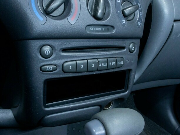 toyota-yaris-bensin-2000-big-28
