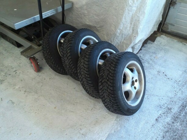 toyota-yaris-bensin-2000-big-46