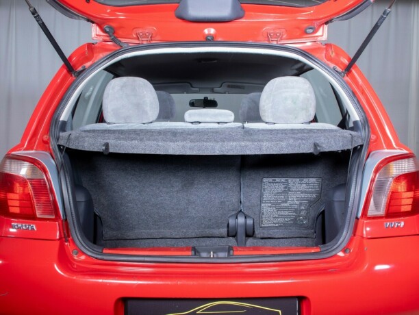 toyota-yaris-bensin-2000-big-10