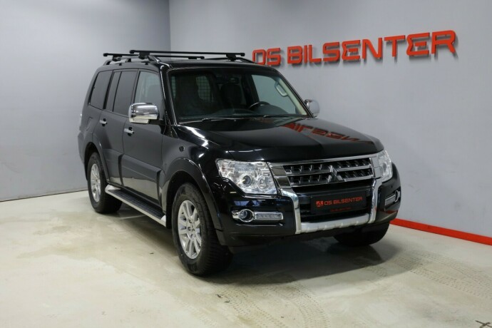 mitsubishi-pajero-diesel-2017-big-0