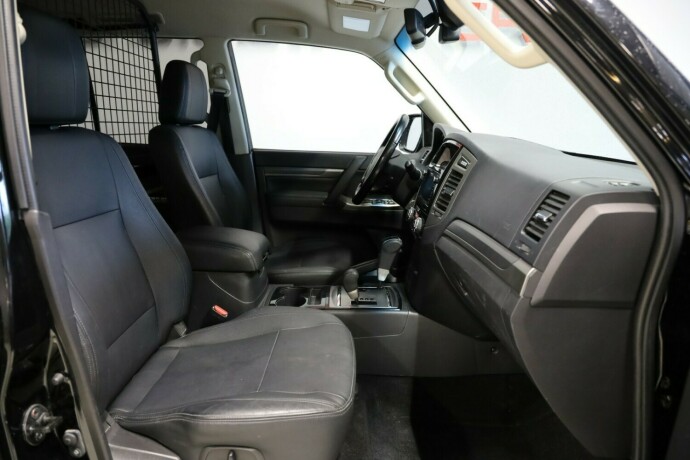 mitsubishi-pajero-diesel-2017-big-7