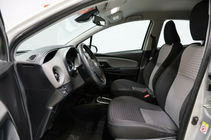 toyota-yaris-elektrisitetbensin-2018-big-5