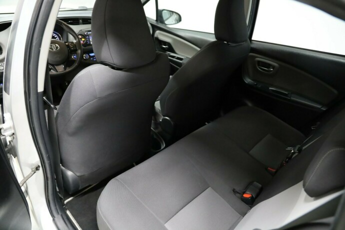 toyota-yaris-elektrisitetbensin-2018-big-9