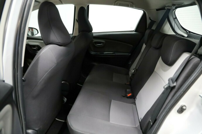 toyota-yaris-elektrisitetbensin-2018-big-10