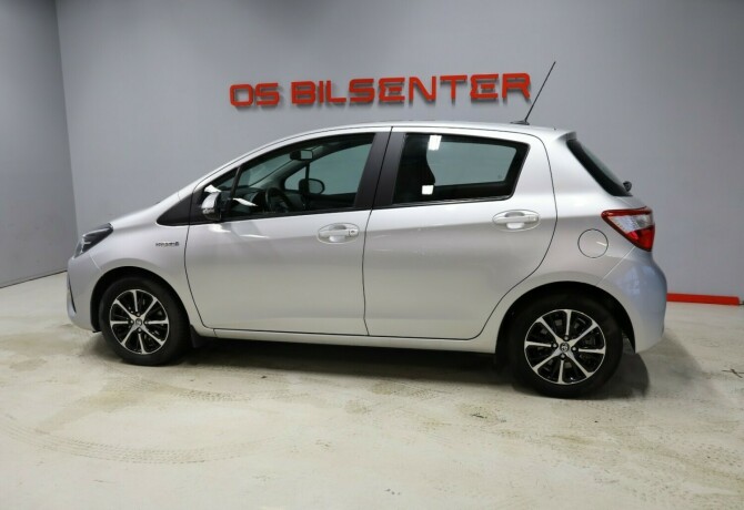 toyota-yaris-elektrisitetbensin-2018-big-3