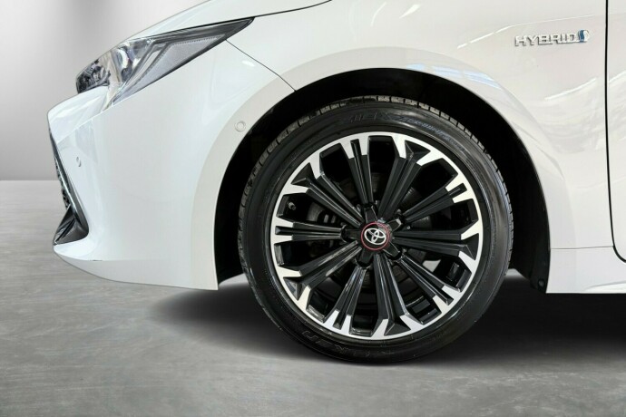toyota-corolla-elektrisitetbensin-2020-big-5