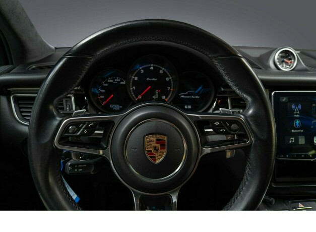 porsche-macan-bensin-2016-big-12