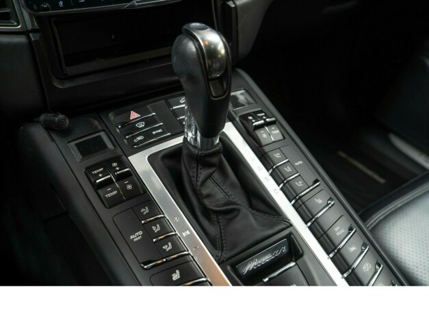porsche-macan-bensin-2016-big-15
