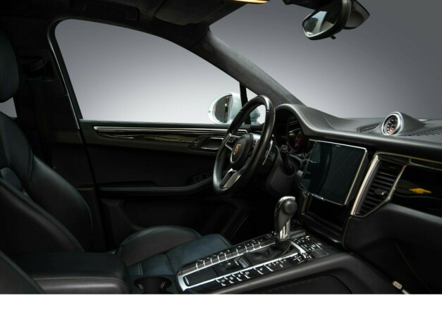 porsche-macan-bensin-2016-big-27