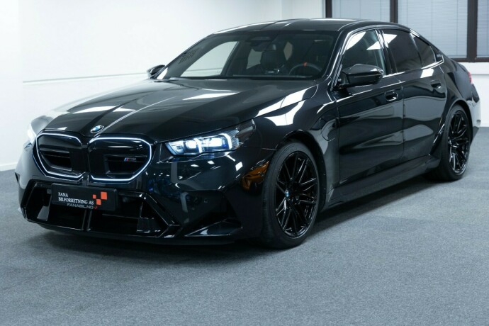 bmw-m5-elektrisitetbensin-2025-big-0