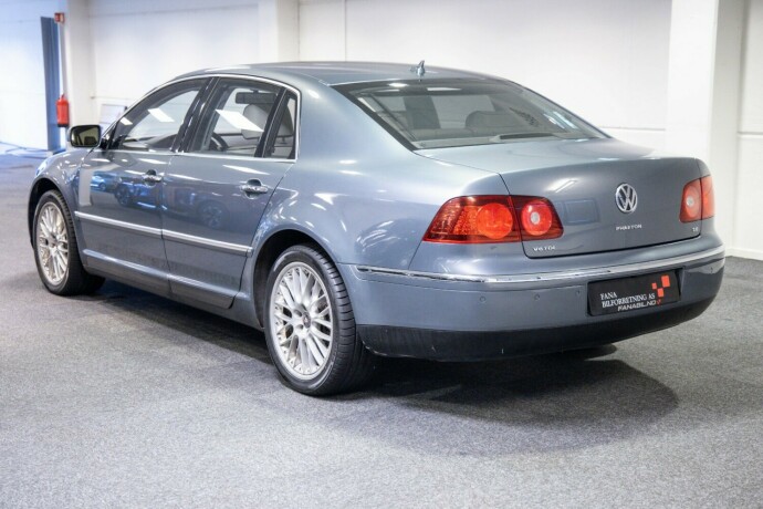 volkswagen-phaeton-diesel-2009-big-1