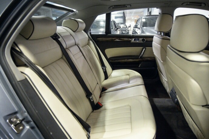 volkswagen-phaeton-diesel-2009-big-8