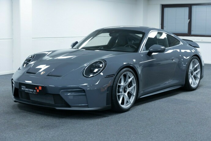 porsche-911-bensin-2025-big-0
