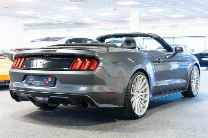 ford-mustang-bensin-2015-big-2