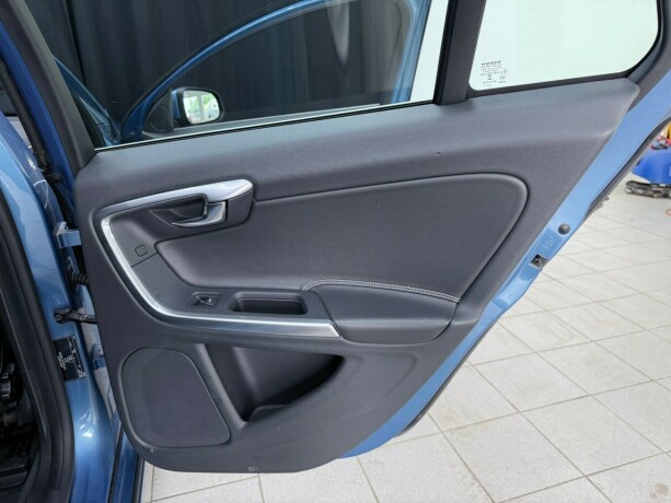 volvo-v60-diesel-2014-big-18