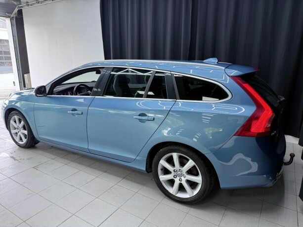 volvo-v60-diesel-2014-big-4