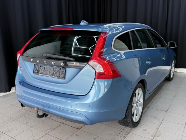 volvo-v60-diesel-2014-big-5