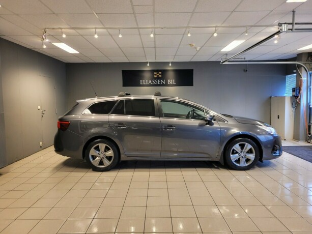 toyota-avensis-bensin-2016-big-3