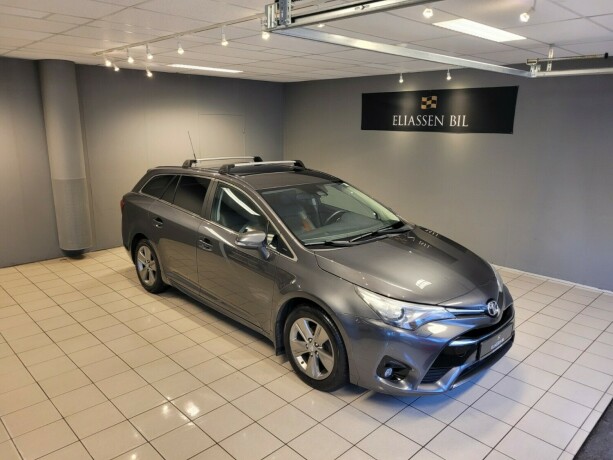 toyota-avensis-bensin-2016-big-1