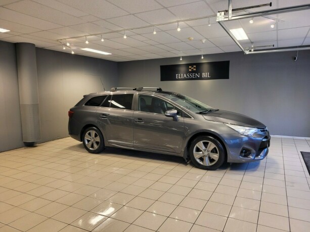 toyota-avensis-bensin-2016-big-2