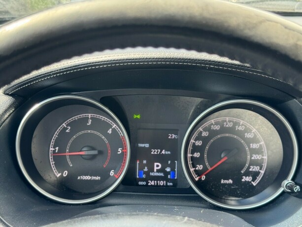 mitsubishi-outlander-diesel-2010-big-13
