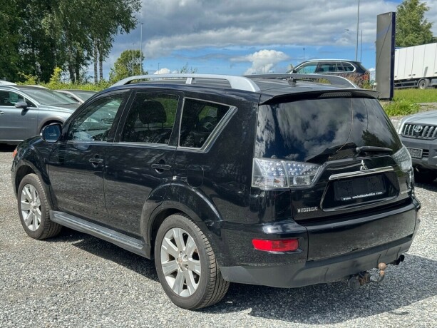 mitsubishi-outlander-diesel-2010-big-2