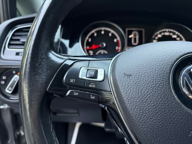 volkswagen-golf-bensin-2015-big-13