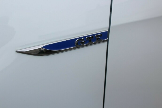 volkswagen-golf-elektrisitetbensin-2017-big-2