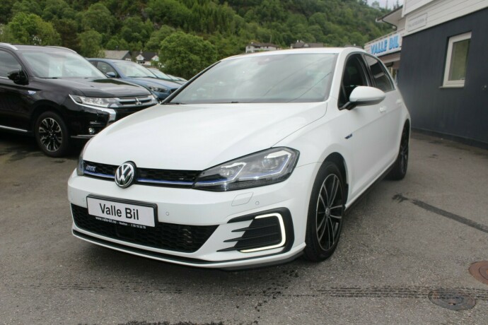 volkswagen-golf-elektrisitetbensin-2017-big-1