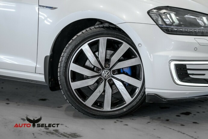 volkswagen-golf-elektrisitetbensin-2014-big-2