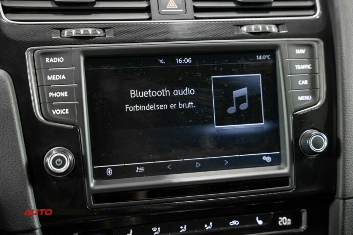 volkswagen-golf-elektrisitetbensin-2014-big-38