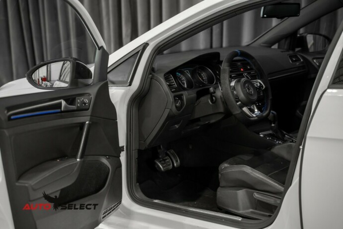 volkswagen-golf-elektrisitetbensin-2014-big-19