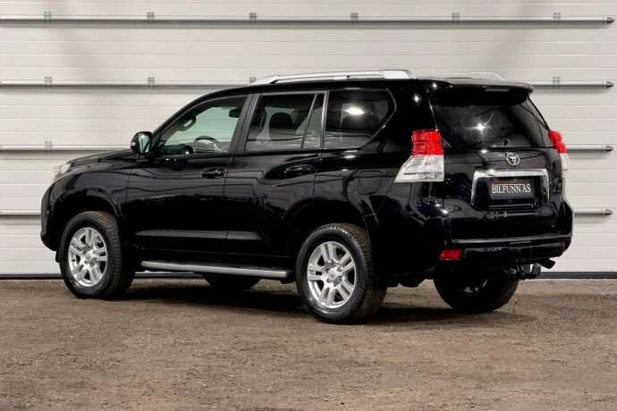 toyota-land-cruiser-diesel-2010-big-3