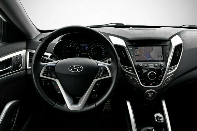 hyundai-veloster-bensin-2012-big-14