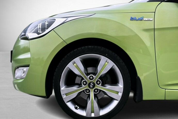 hyundai-veloster-bensin-2012-big-4