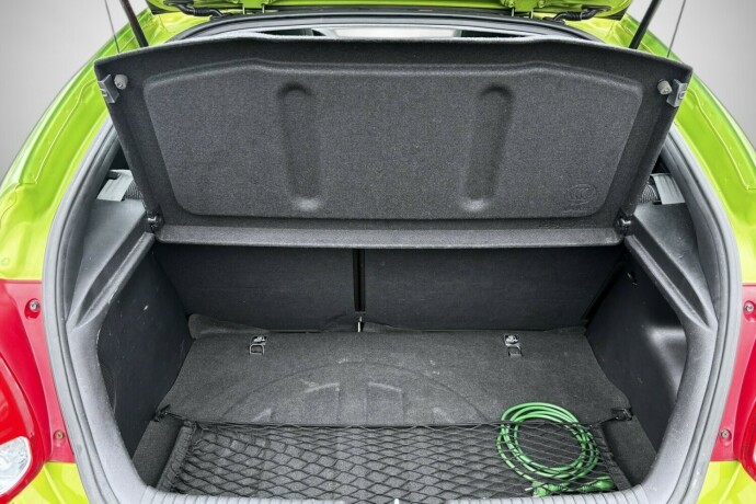 hyundai-veloster-bensin-2012-big-12